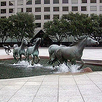 Лошади скульпутры